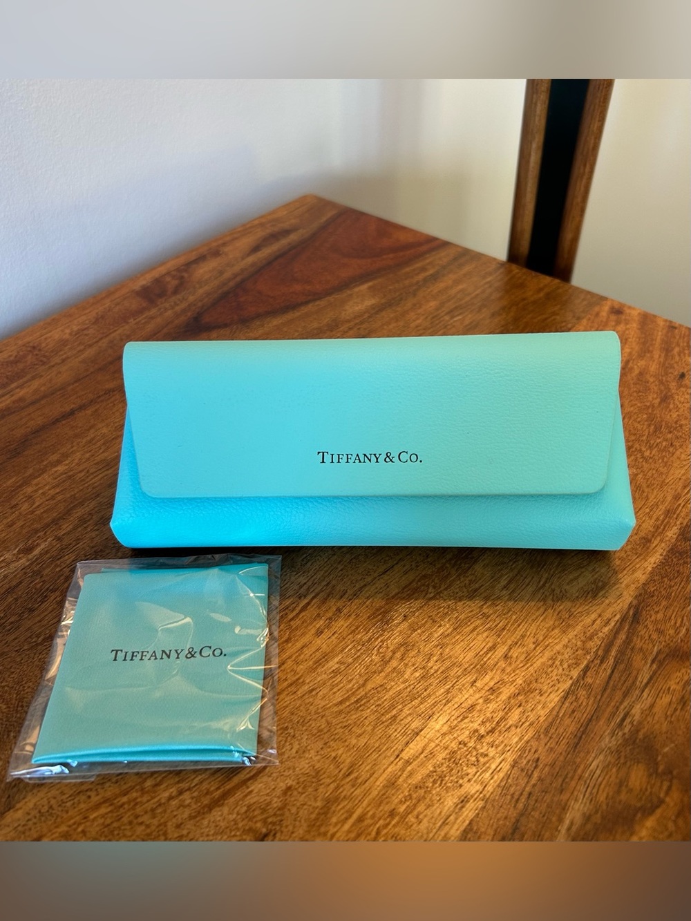 Authentic Tiffany Case and New Sealed Cloth - Clutch-Style Eye Glasses 🤓 Case